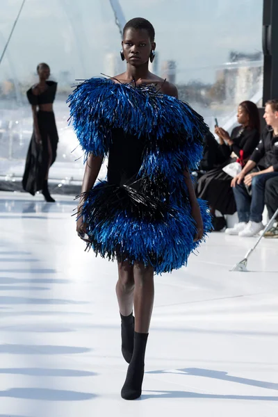 Look 14